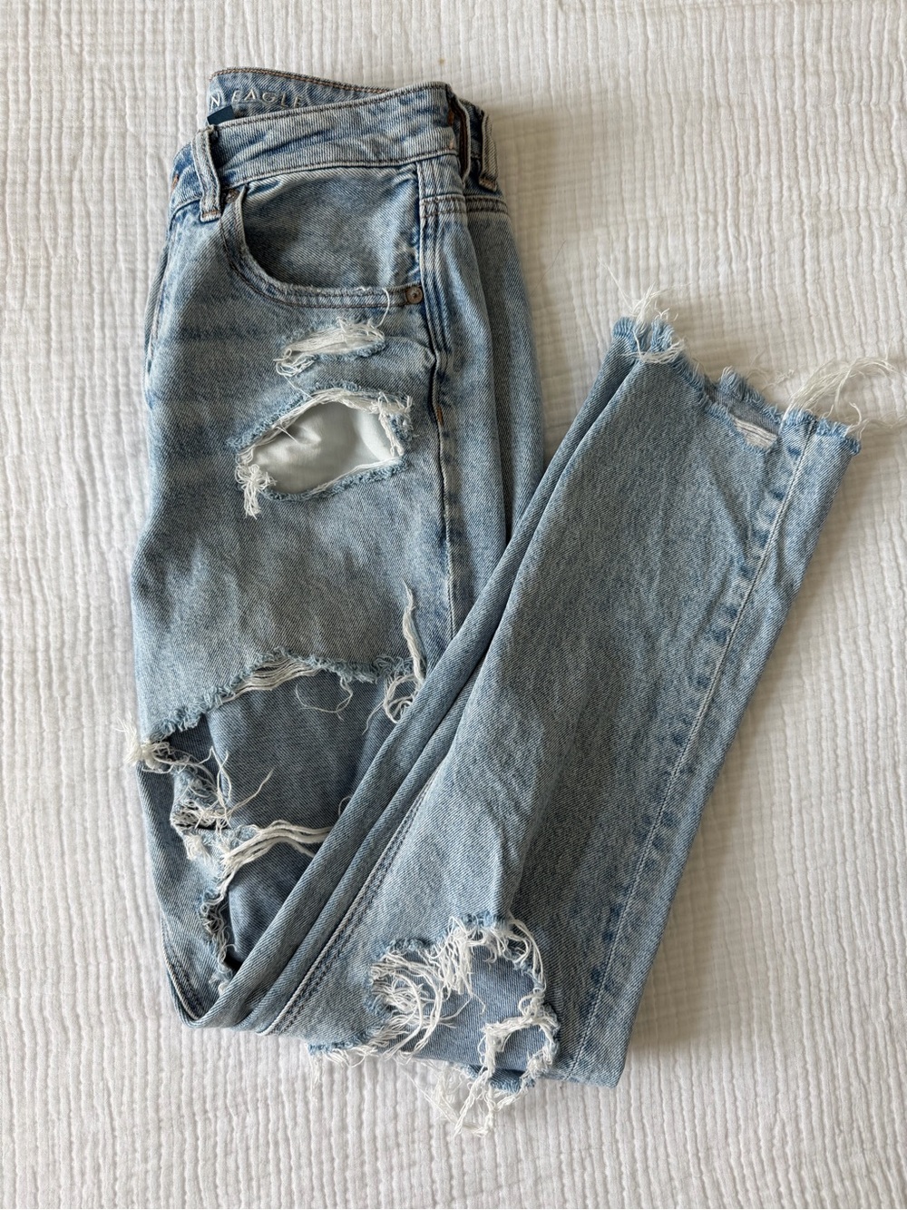 American Eagle Outfitters Light Blue Distressed Skinny Jeans